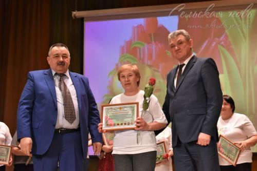 Аксубайда Халыкара хатын-кызлар көне алдыннан Ватанны саклаучыларның әниләрен һәм хатыннарын хөрмәтләделәр