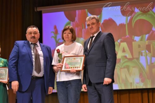 Аксубайда Халыкара хатын-кызлар көне алдыннан Ватанны саклаучыларның әниләрен һәм хатыннарын хөрмәтләделәр