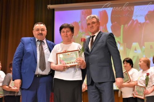 Аксубайда Халыкара хатын-кызлар көне алдыннан Ватанны саклаучыларның әниләрен һәм хатыннарын хөрмәтләделәр