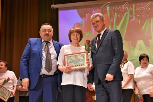 Аксубайда Халыкара хатын-кызлар көне алдыннан Ватанны саклаучыларның әниләрен һәм хатыннарын хөрмәтләделәр