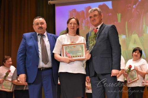Аксубайда Халыкара хатын-кызлар көне алдыннан Ватанны саклаучыларның әниләрен һәм хатыннарын хөрмәтләделәр