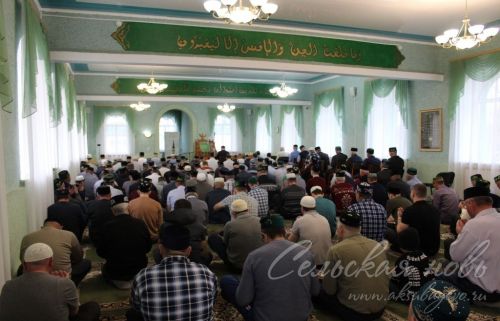 Аксубай районы мәчетләрендә Ураза гаете уңаеннан бәйрәм гыйбадәтләре узды