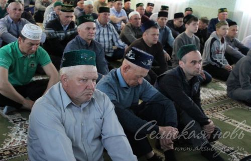 Аксубай районы мәчетләрендә Ураза гаете уңаеннан бәйрәм гыйбадәтләре узды