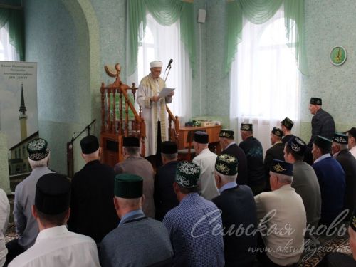 Аксубай районы мәчетләрендә Ураза гаете уңаеннан бәйрәм гыйбадәтләре узды