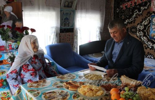 Аксубай районында яшәүче әбекәй йөз яшьлек юбилеен билгеләп үтте