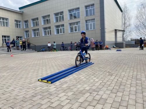 Аксубай укучылары куркынычсыз велосипед бәйгесендә көч сынаштылар