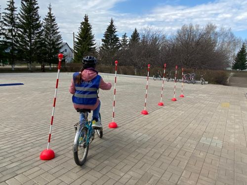 Аксубай укучылары куркынычсыз велосипед бәйгесендә көч сынаштылар
