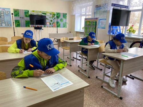 Аксубай укучылары куркынычсыз велосипед бәйгесендә көч сынаштылар