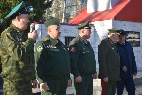 Аксубай егетләре хәрби фәнне үзләштерергә киттеләр