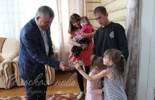 Глава Аксубаевского района навестил погорельцев
