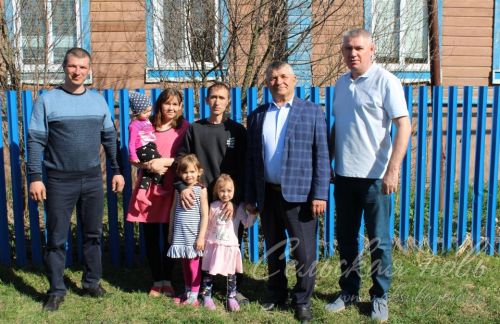 Аксубай районы башлыгы янгыннан зыян күргән гаиләнең хәлен белде