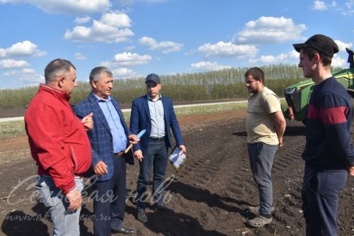 Аксубаевские механизаторы получили награды за результаты на посевной
