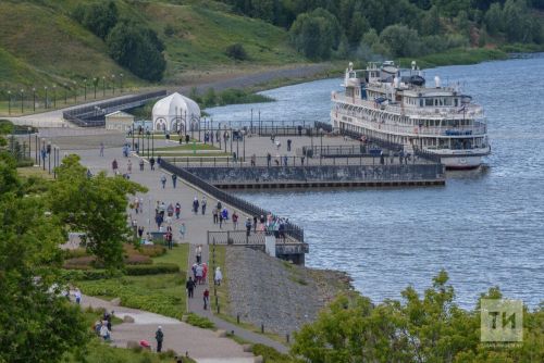 Туристический сезон в Болгаре начнется с большого двухпалубного теплохода «Бородино»