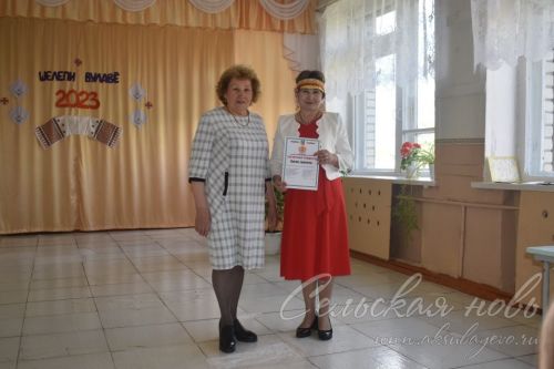 Авыл мәктәбендә бәйрәмне чуаш мәгърифәтчесе Иван Яковлев истәлегенә багышладылар