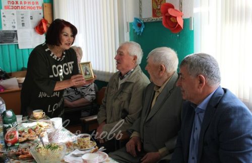 Аксубай районыннан ТАССРның атказанган энергетигына 90 яшь тулды