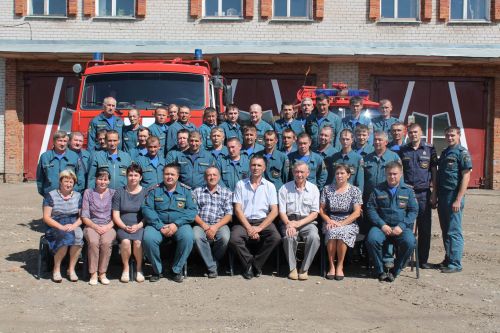 Начальник Аксубаевского пожарно-спасательного гарнизона поздравил коллег с годовщиной образования пожарной охраны