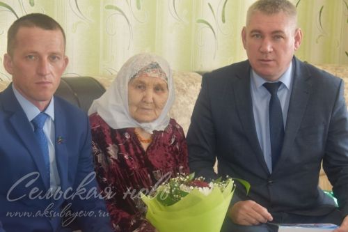 Яшь Нурания йокымсырап китеп, трактор тагылмасыннан җиргә егылып төшүдән курыккан