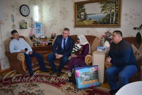 Наҗия Гарифуллина сугыштан соң авыр хезмәттә эшли