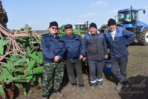 В Аксубаевском районе проверили готовность техники к весенне-полевым работам
