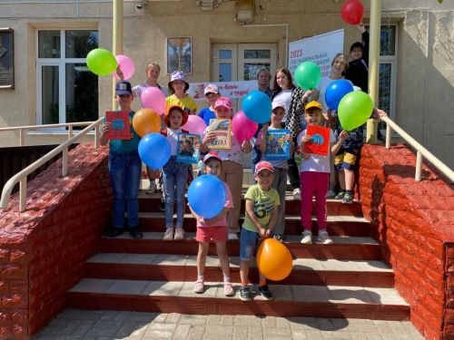 Аксубай китапханәсенең яшь укучылары беренче Майны билгеләп үттеләр