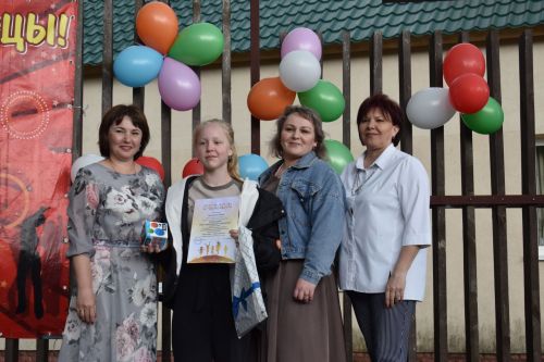 Аксубайда гаилә турында рәсемнәр бәйгесе призерларын бүләкләделәр