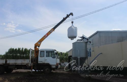 На аксубаевских полях трава подрастает, техника к ее уборке готова
