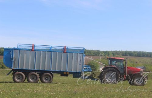 На аксубаевских полях трава подрастает, техника к ее уборке готова