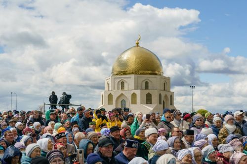 Изге Болгар Жыены и Божественную литургию в Казанском кафедральном соборе можно посмотреть на телеэкранах