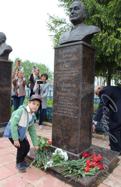 Яңа Ибрай авылында узган тантаналы чара Алмас Әдһәмов истәлегенә багышланды