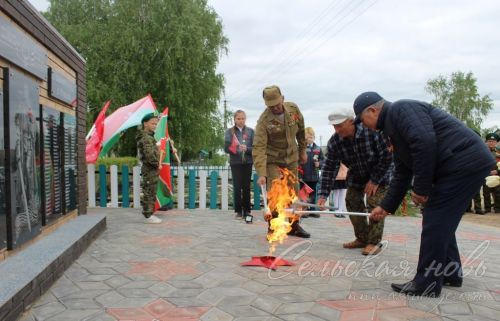 В честь 78-ой годовщине Победы в Аксубаевском районе открыли обелиск павшим землякам