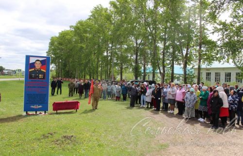 В Аксубаевском районе открыли памятную стелу в честь погибшего в СВО земляка