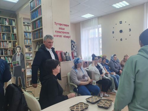 В Аксубаеве встретились волонтеры и воин СВО