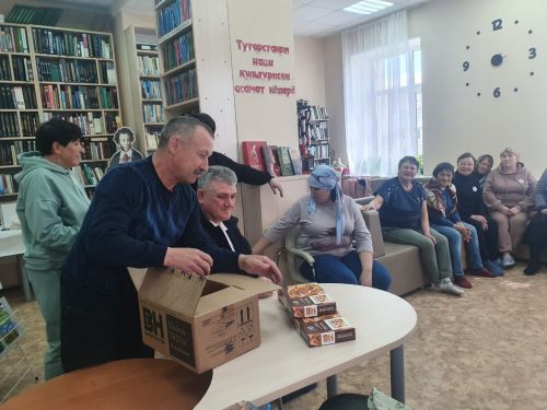 В Аксубаеве встретились волонтеры и воин СВО