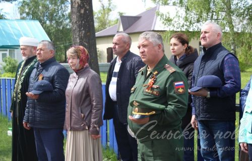 В Аксубаевском районе открыли памятную стелу в честь погибшего в СВО земляка