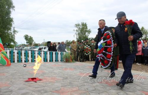 Җиңүнең 78 еллыгы уңаеннан Аксубай районында һәлак булган якташларга обелиск ачылды