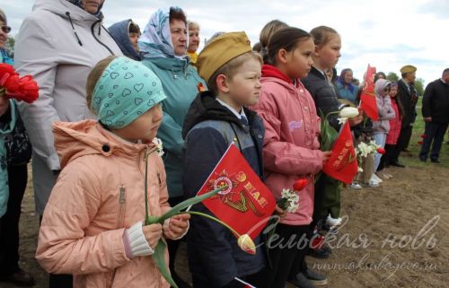 Җиңүнең 78 еллыгы уңаеннан Аксубай районында һәлак булган якташларга обелиск ачылды