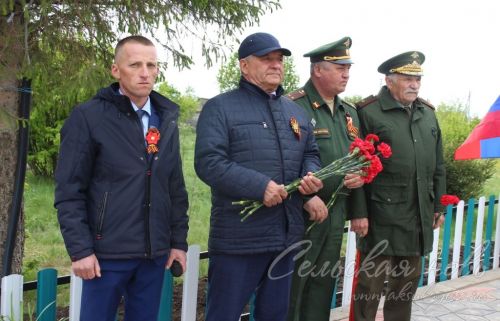 Җиңүнең 78 еллыгы уңаеннан Аксубай районында һәлак булган якташларга обелиск ачылды