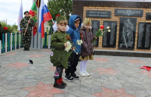 Җиңүнең 78 еллыгы уңаеннан Аксубай районында һәлак булган якташларга обелиск ачылды