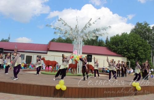 Балачак бәйрәме: җәйнең беренче көнендә шатлык һәм күңел ачу