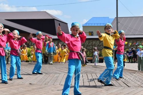 Балачак бәйрәме: җәйнең беренче көнендә шатлык һәм күңел ачу