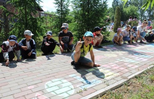 Балачак бәйрәме: җәйнең беренче көнендә шатлык һәм күңел ачу