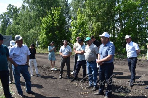 Аксубай районында җәйге коры һава торышында үсемлекләрне ничек сакларга кирәклеге турында фикер алыштылар