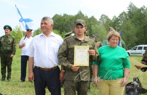 Участников лагерных сборов наградили за высокие результаты в военно-прикладных видах спорта