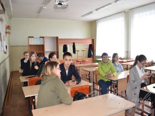Районның урта белем бирү мәктәпләрен тәмамлаучылар соңгы имтиханны – информатика һәм ИКТ тапшырдылар