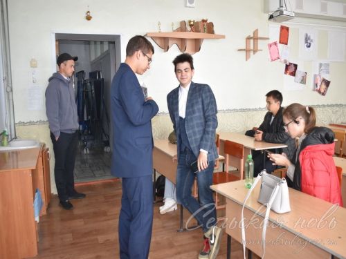 Районның урта белем бирү мәктәпләрен тәмамлаучылар соңгы имтиханны – информатика һәм ИКТ тапшырдылар