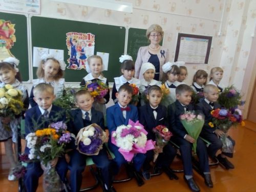 Сельского учителя благодарят родители выпускников