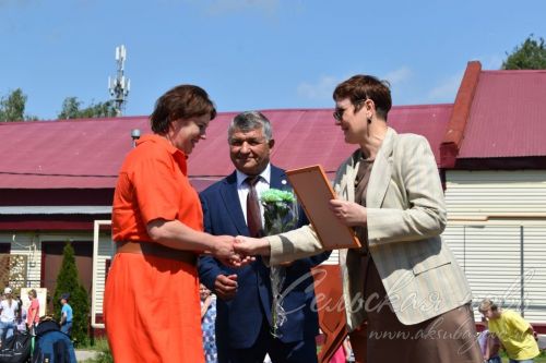 Аксубай районы социаль өлкә хезмәткәрләре ведомство бүләкләренә лаек булдылар