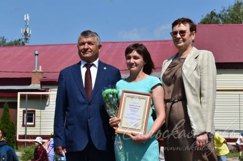 Аксубай районы социаль өлкә хезмәткәрләре ведомство бүләкләренә лаек булдылар