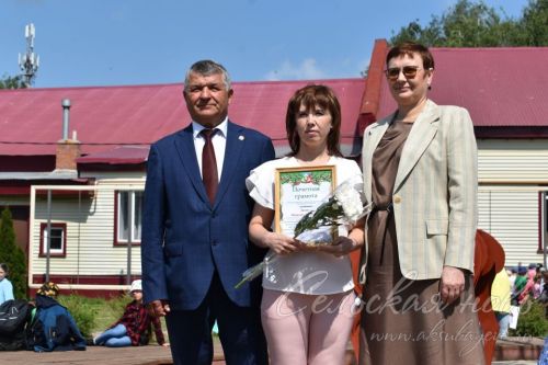 Аксубай районы социаль өлкә хезмәткәрләре ведомство бүләкләренә лаек булдылар