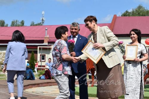 Аксубай районы социаль өлкә хезмәткәрләре ведомство бүләкләренә лаек булдылар